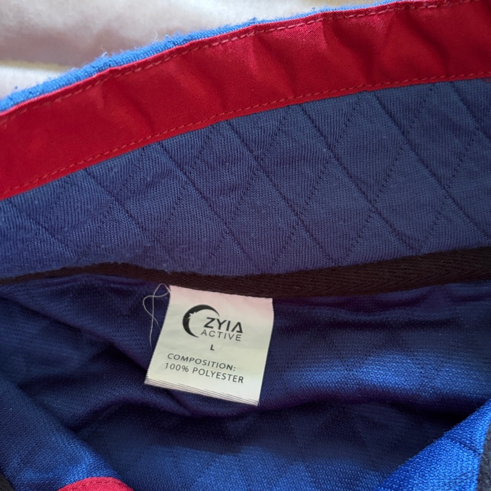 Zyia sweatshirt - Picture 2 of 6